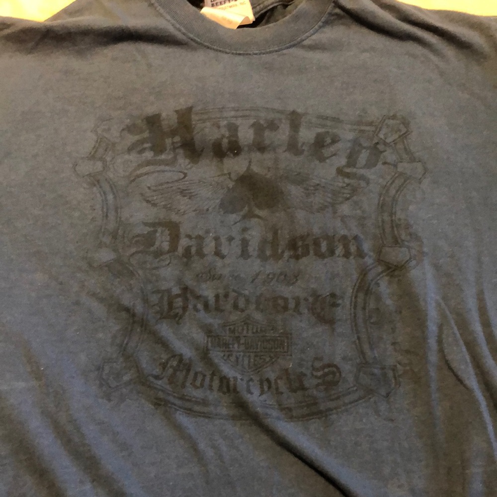 Harley Davidson T shirt.